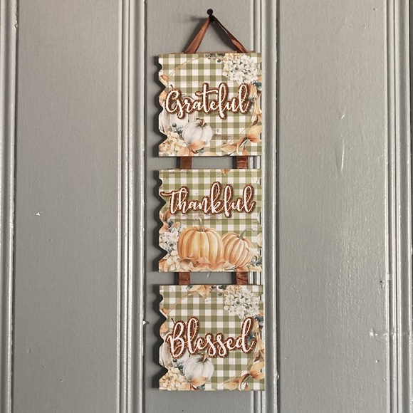 NWT- Beautiful Glittered Grateful ,Thankful, Blessed- Fall Pumpkin Decor Sign - Picture 13 of 14